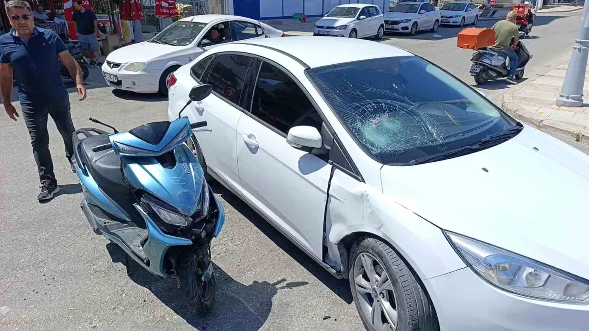 antalyada-motosiklet-soforu-kaza-sonrasi-havaya-savruldu-eq3pTJPd.jpg