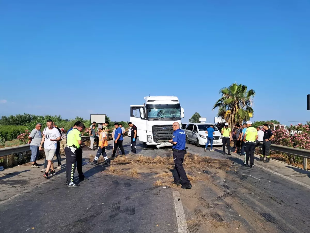 antalyada-zincirleme-trafik-kazasi-4-yarali-epTURTXC.jpg