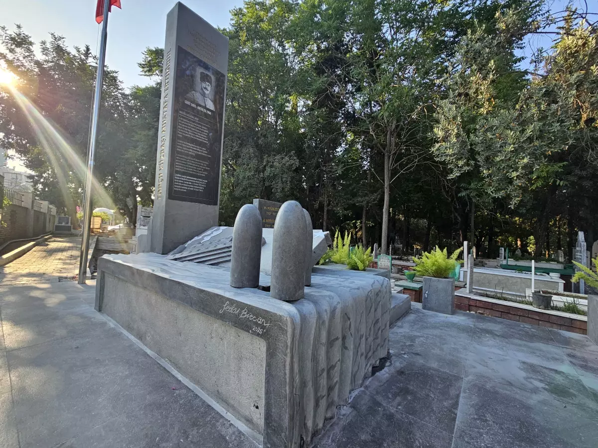 antalyanin-kahramani-yuzbasi-akere-anit-mezar-kUC3dHXQ.jpg