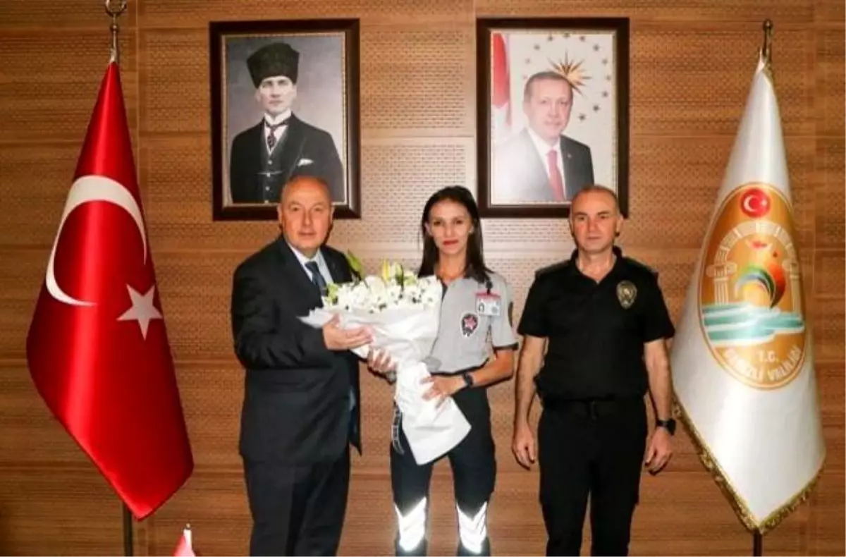 denizlide-ozel-guvenlik-gorevlilerine-tesekkur-dokumani-takdim-edildi-cii3dXbL.jpg