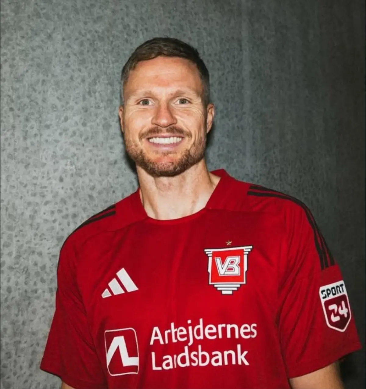 goztepeden-ayrilan-lasse-nielsen-danimarkaya-transfer-oldu-gaYHZYpF.jpg