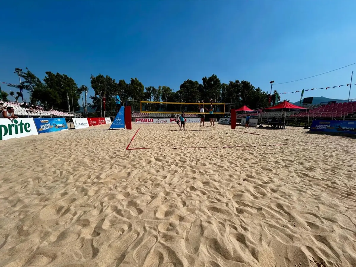 izmir-milletlerarasi-plaj-voleybolu-turnuvasina-mesken-sahipligi-yapiyor-FzRQdrcb.jpg