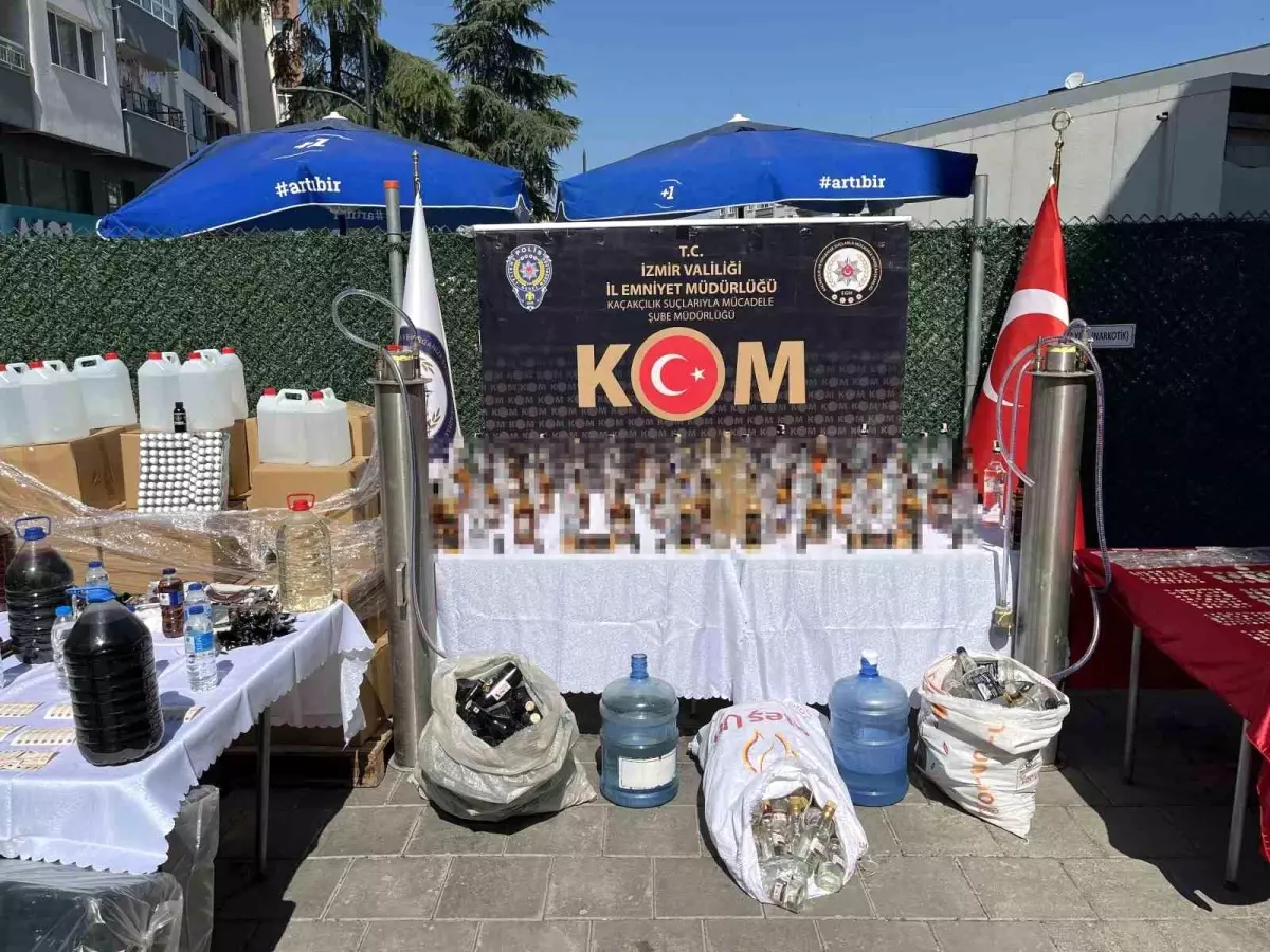 izmir-ve-yalovada-gecersiz-alkol-ve-tarihi-eser-operasyonu-176-ton-alkol-ve-2305-Ew1LJ2PJ.jpg