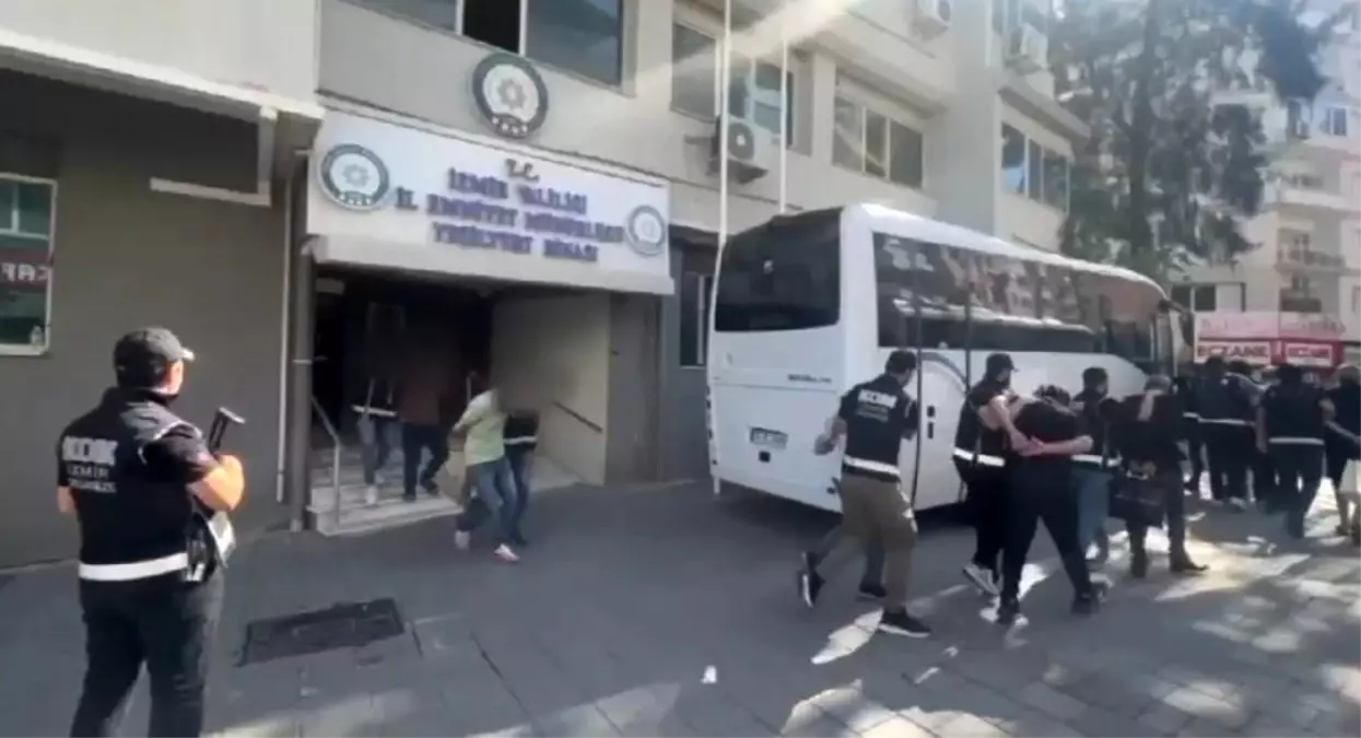 izmirde-silahli-kabahat-orgutune-baskin-17-kisi-tutuklandi-TJWcVGte.jpg