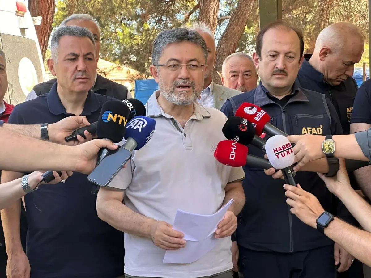 izmirdeki-orman-yangini-2nci-gununde-2-Hj3U15P4.jpg