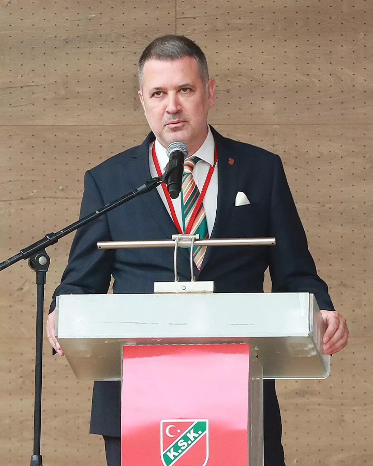 karsiyaka-spor-kulubu-idare-kriziyle-karsi-karsiya-vQXUgWUw.jpg