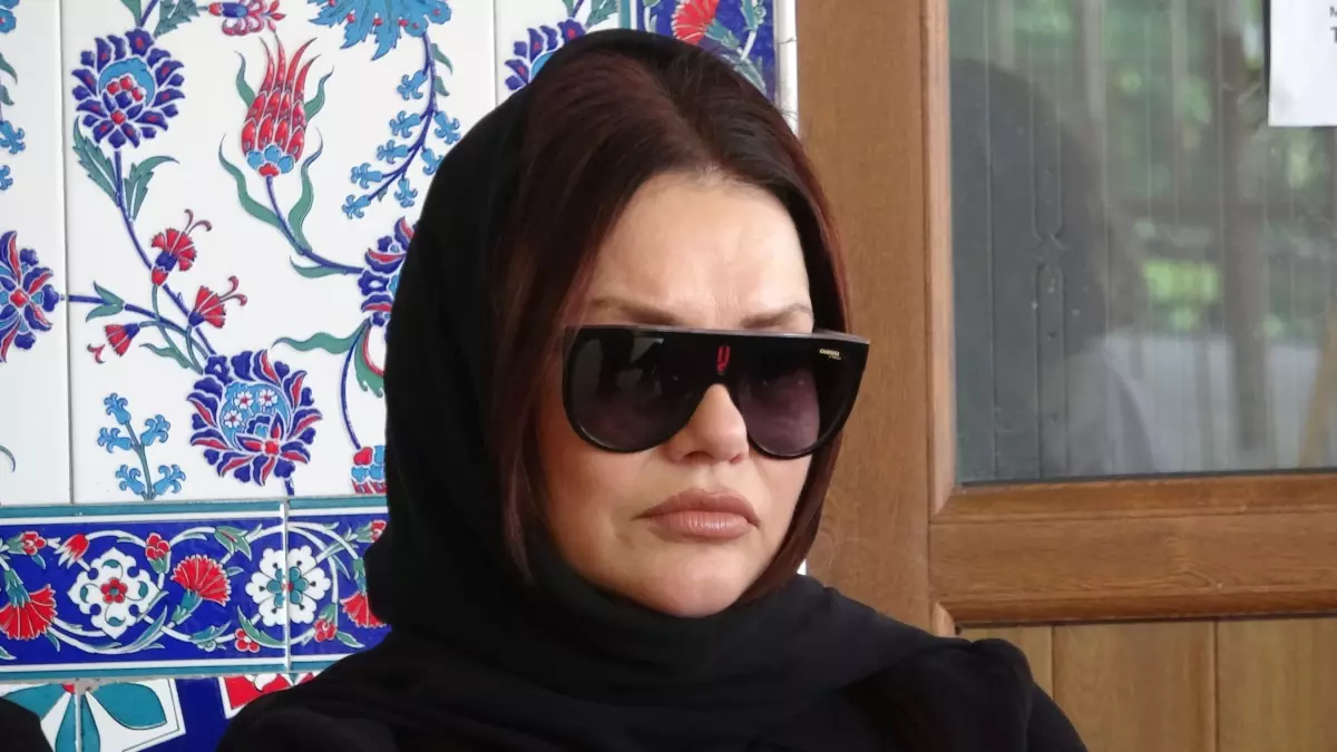 menajer-haluk-senturkun-annesi-yuksel-senturk-topraga-verildi-23eBiiCF.jpg