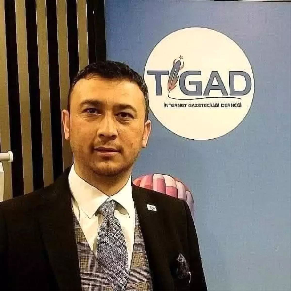toplumsal-medya-reklamlarina-dikkat-kayit-disi-hizmetler-artiyor-tTvTkRpn.jpg