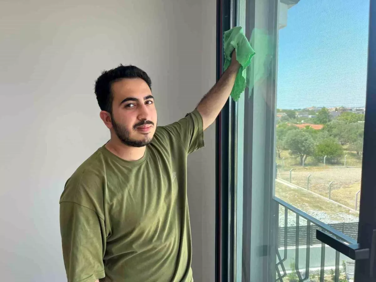 universite-siralarindan-mesken-pakligina-ogrenci-isleri-temizlik-NyHSgnji.jpg