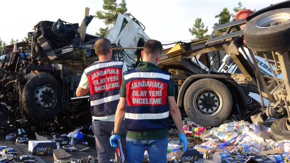 antalyada-feci-kaza-1-meyyit-1-yarali-s2T5s4s6.jpg
