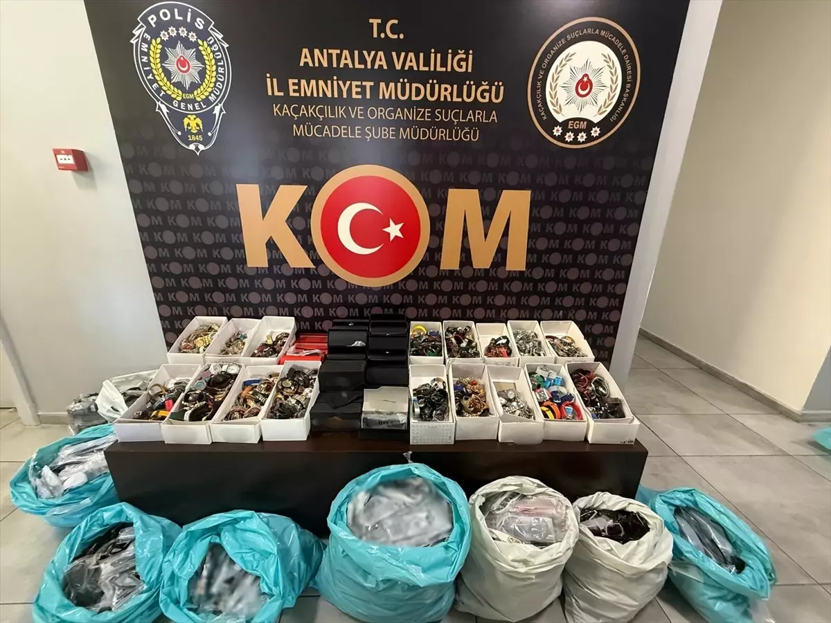 antalyada-kacakcilik-operasyonlari-2-tutuklama-ve-cok-sayida-ele-gecirme-2g3v9BM9.jpg