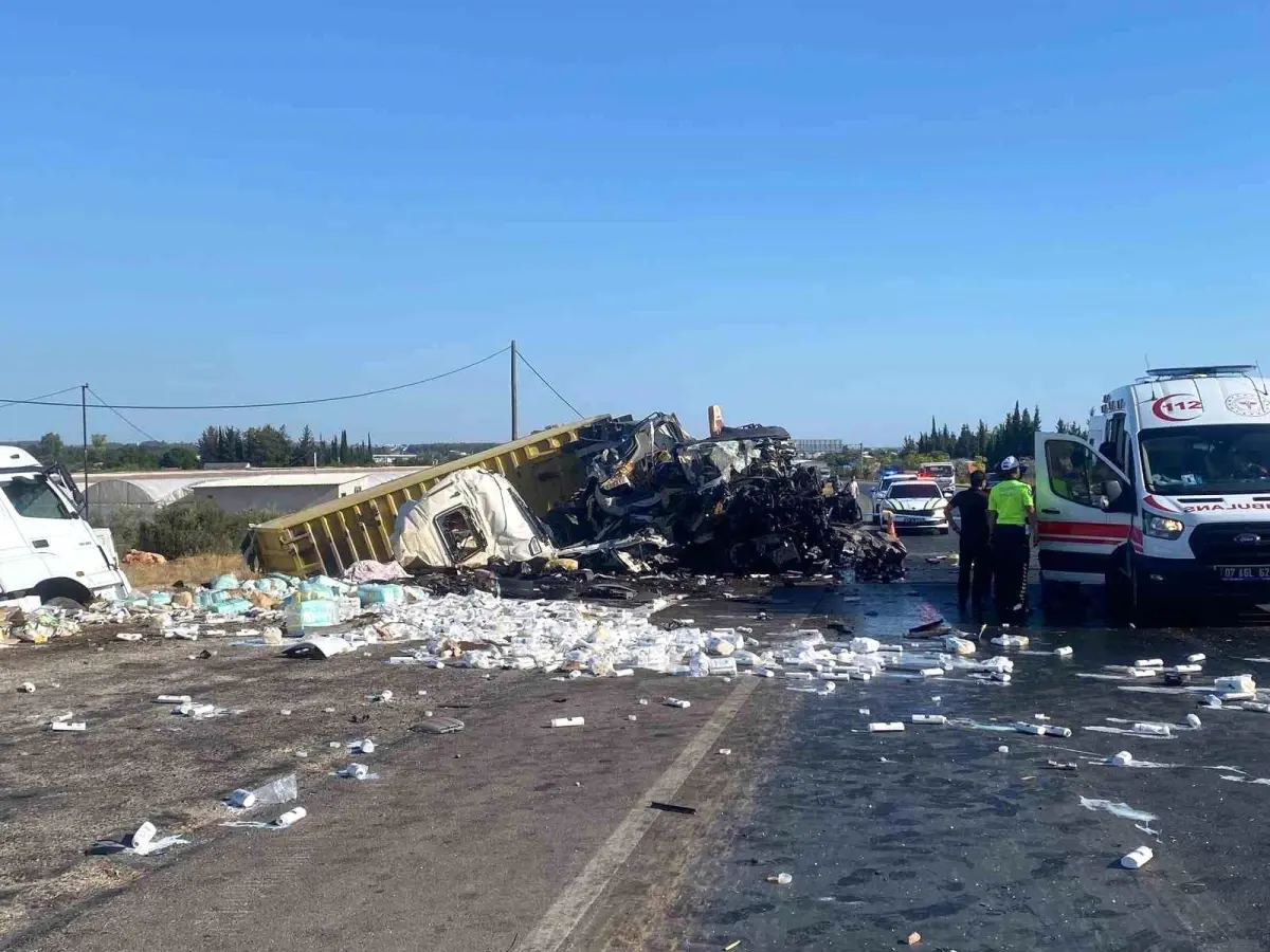 antalyada-tir-kazasi-1-meyyit-1-yarali-fs1dKSXh.jpg