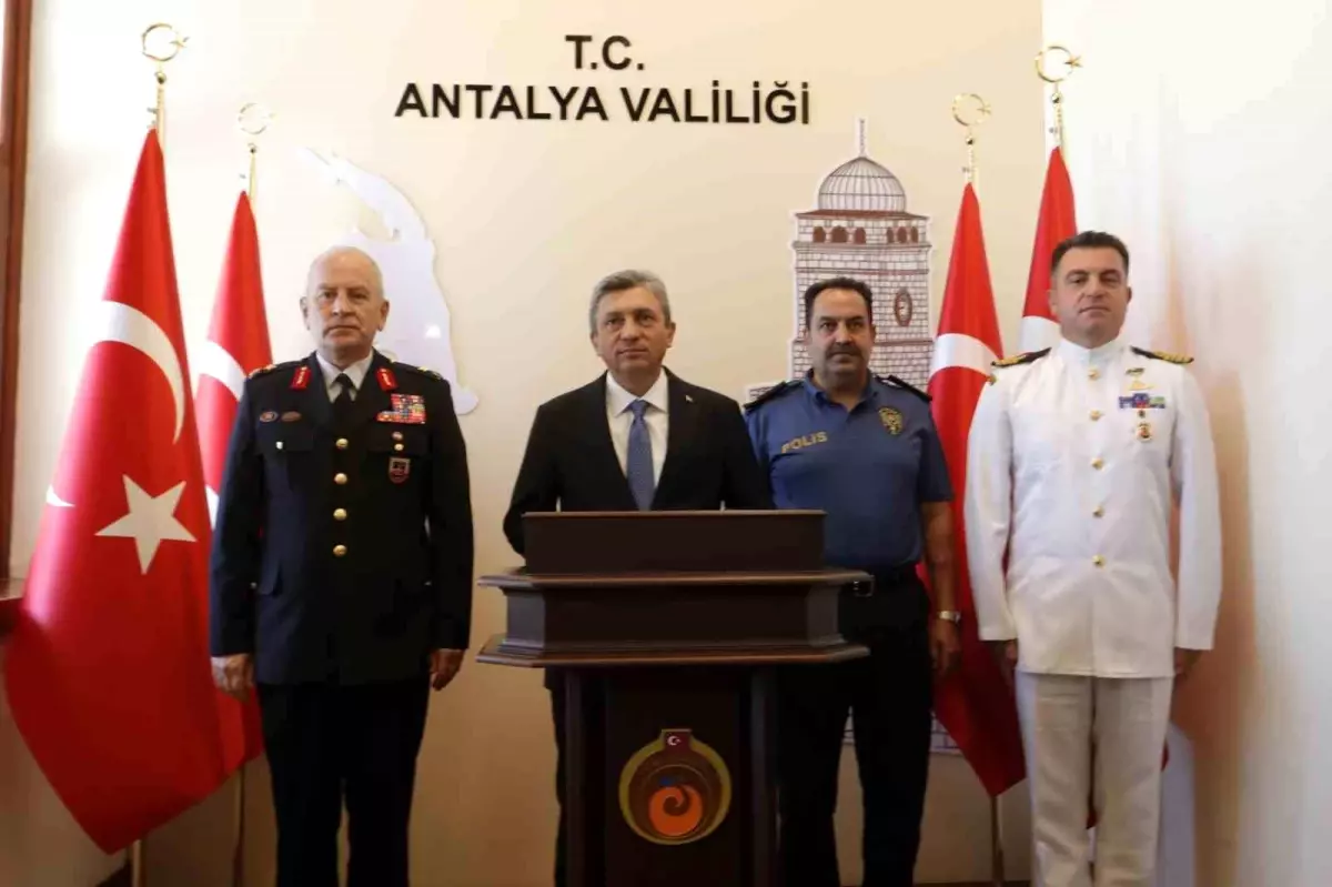antalyada-yangin-ve-asayis-raporu-vali-sahinden-degerli-aciklamalar-SpjFc6c5.jpg