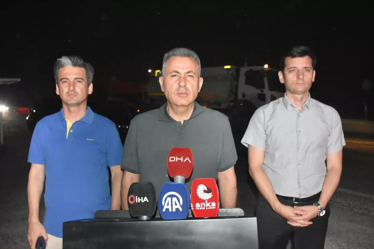 izmirde-yangin-sebebiyle-3-mahalle-tahliye-edildi-7PtyMmkm.jpg