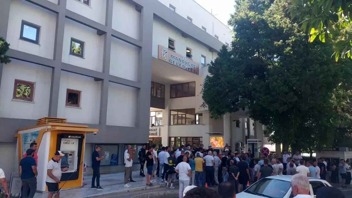 manavgat-belediyesinde-rusvet-operasyonu-28-gozalti-aFR5cY5a.jpg