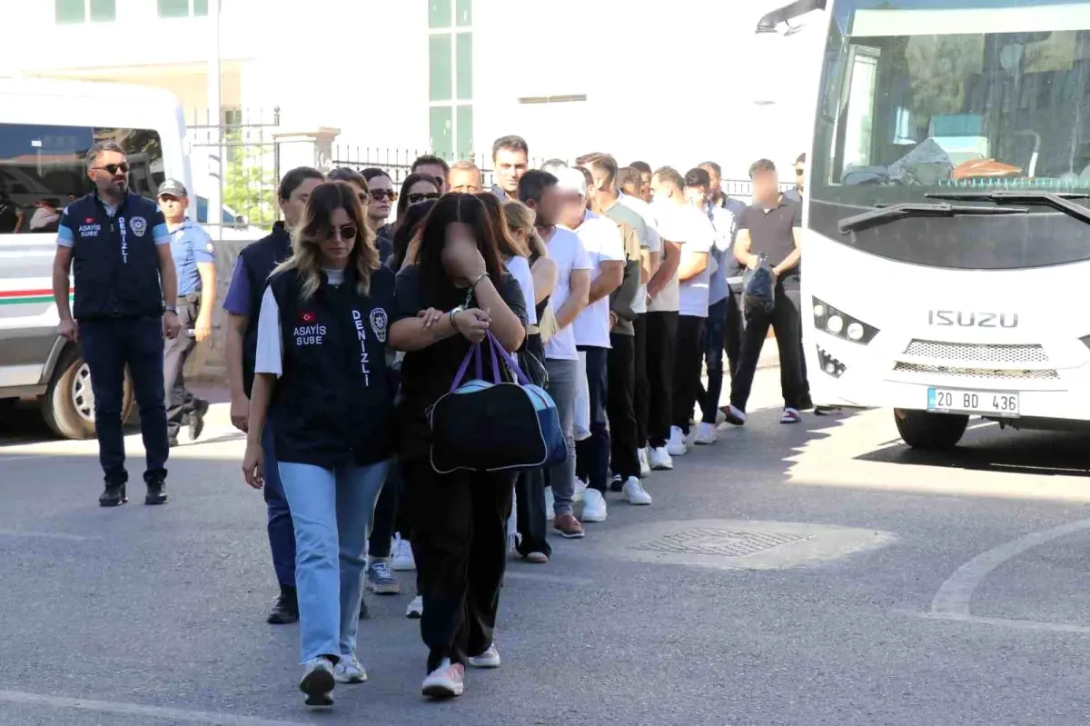 uydurma-eskort-ilanlariyla-11-milyon-tl-dolandirdilar-22-kuskulu-operasyonla-yakalandi-I7stWIxE.jpg