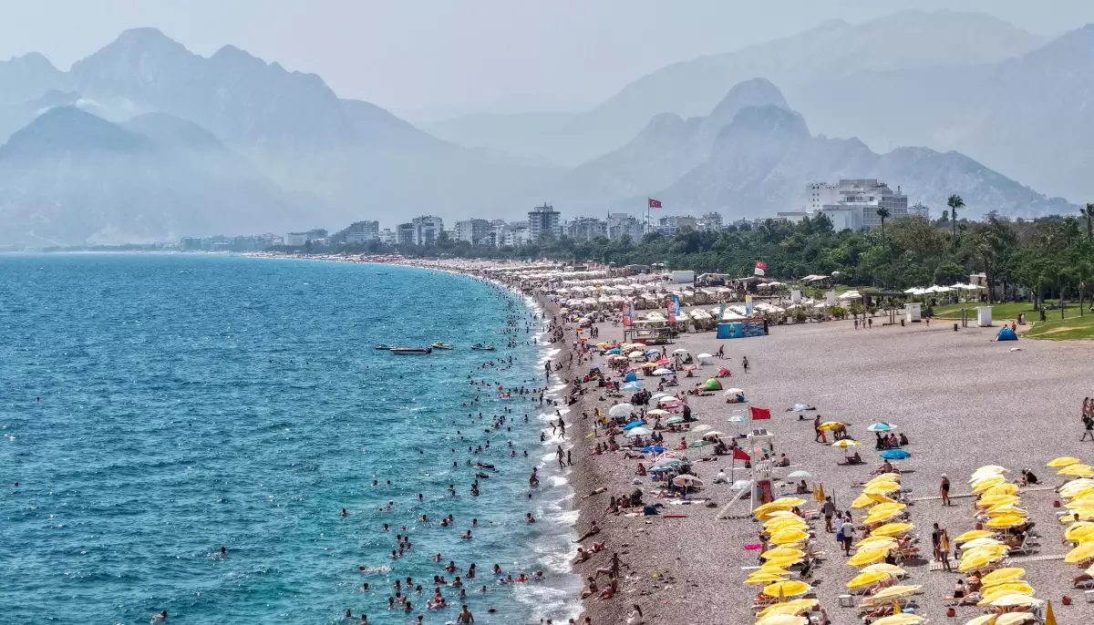 antalyada-sicak-hava-tesirini-gosteriyor-sicaklik-36-dereceyi-buldu-QNSyIIvW.jpg