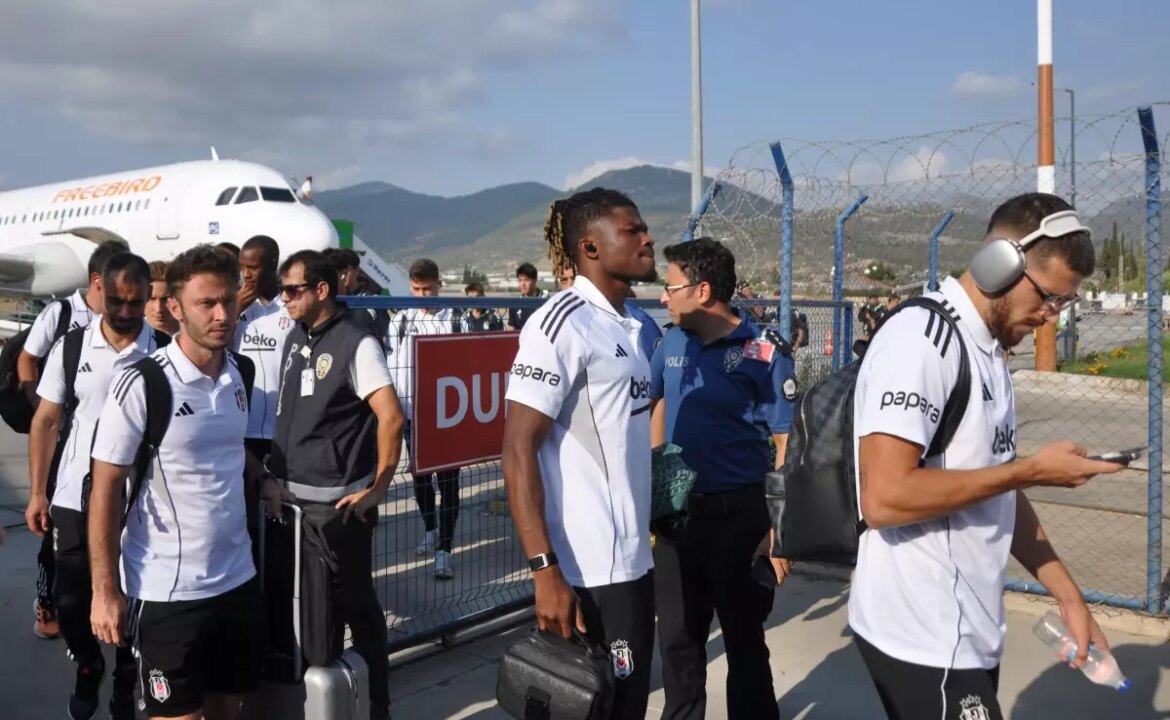 besiktas-alanyaspor-maci-icin-antalyaya-geldi-yjvnsWTq.jpg
