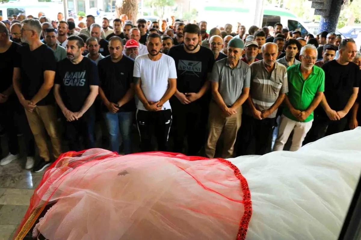 denizlide-trafik-kazasi-genc-ikili-hayatini-kaybetti-rNFih3tI.jpg