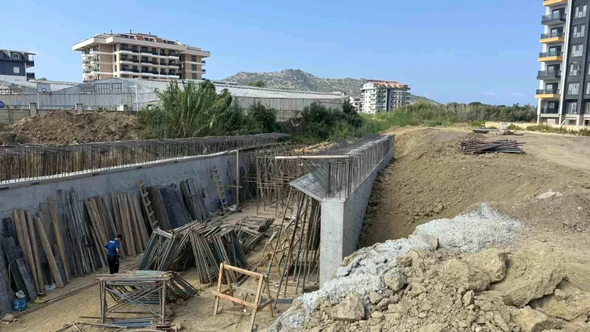 gazipasada-insaat-emekcisi-yukseklikten-duserek-hayatini-kaybetti-ah4VVVAH.jpg