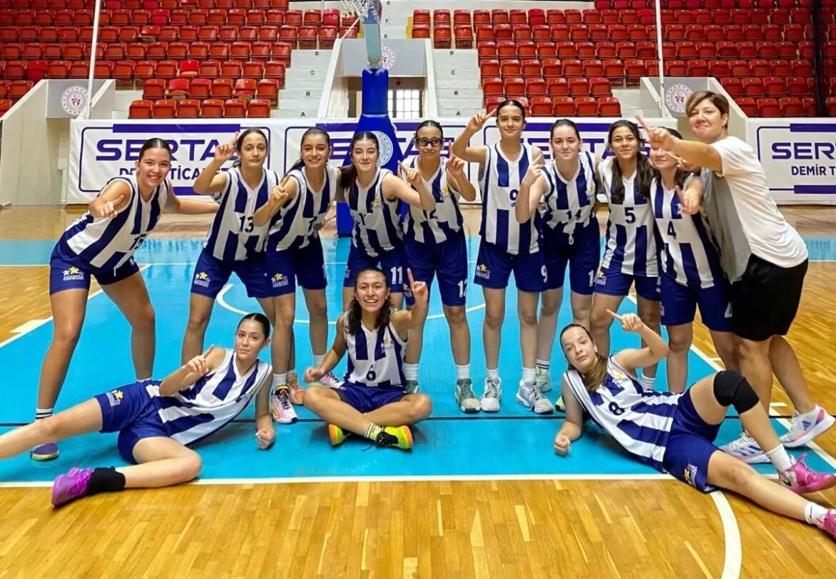 manisa-kiz-basketbol-grubu-turkiye-sampiyonu-oldu-rReLqixL.jpg