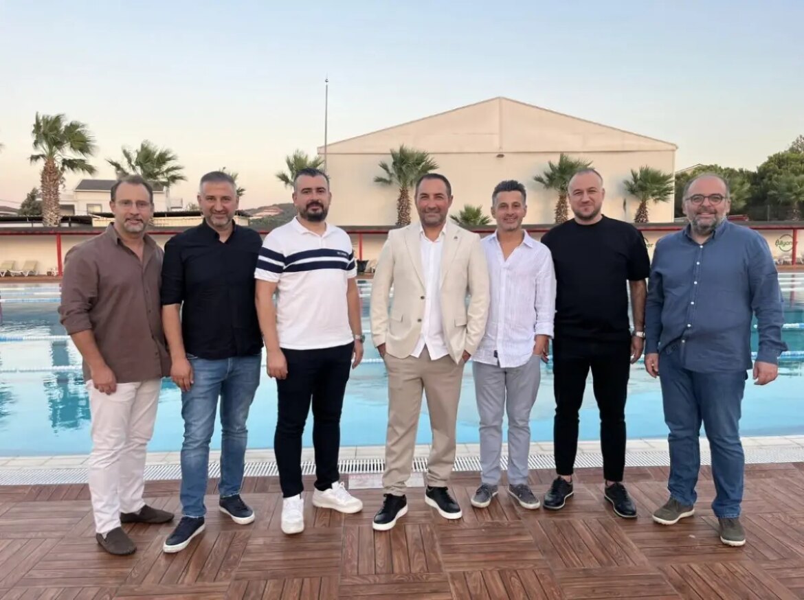 spor-medyasi-izmirde-yaza-veda-etkinliginde-bir-ortaya-geldi-sey6bcsa.jpg
