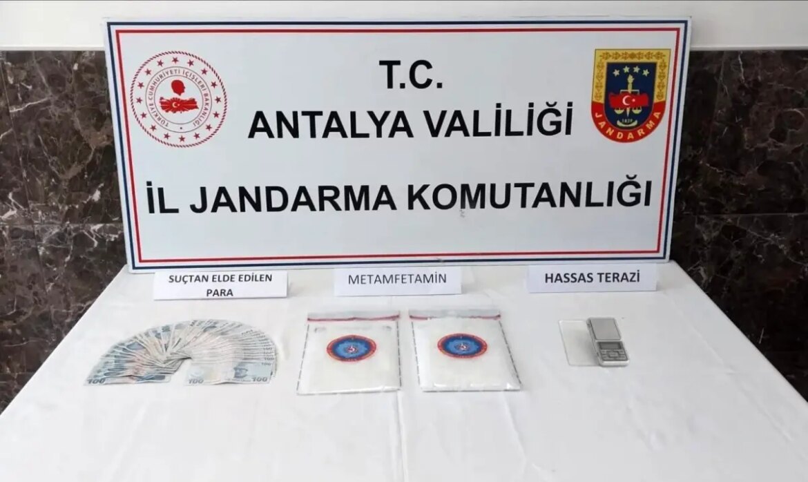 alanyada-uyusturucu-operasyonu-165-kg-metamfetamin-ele-gecirildi-BqXBJLRz.jpg