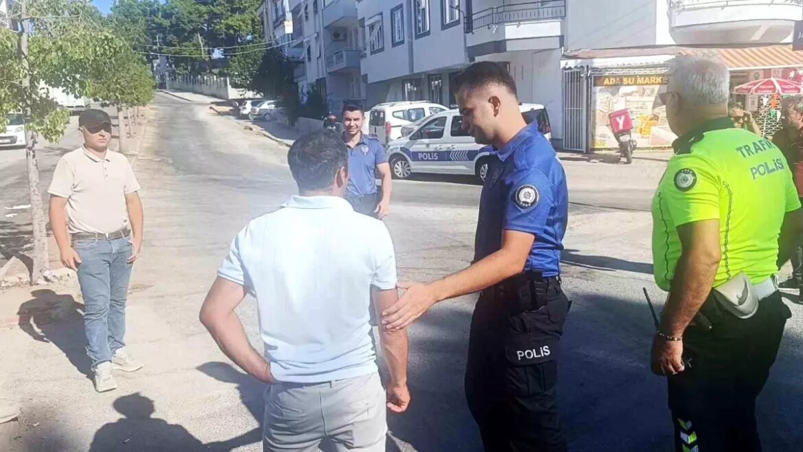 antalyada-ehliyetsiz-sofor-trafik-kazasi-gecirdi-gBUFF3tp.jpg