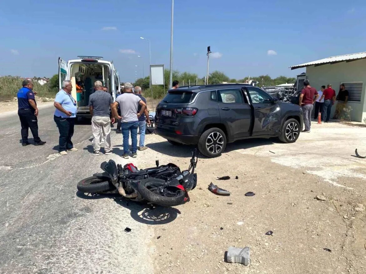 antalyada-trafik-kazasi-motosiklet-soforu-yaralandi-rHb1RZkP.jpg