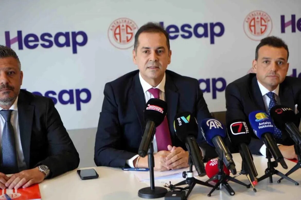 antalyaspor-baskani-riza-percin-transfer-mahzurlarini-kaldirdik-takimimizi-guclendirdik-E7KrWdXT.jpg