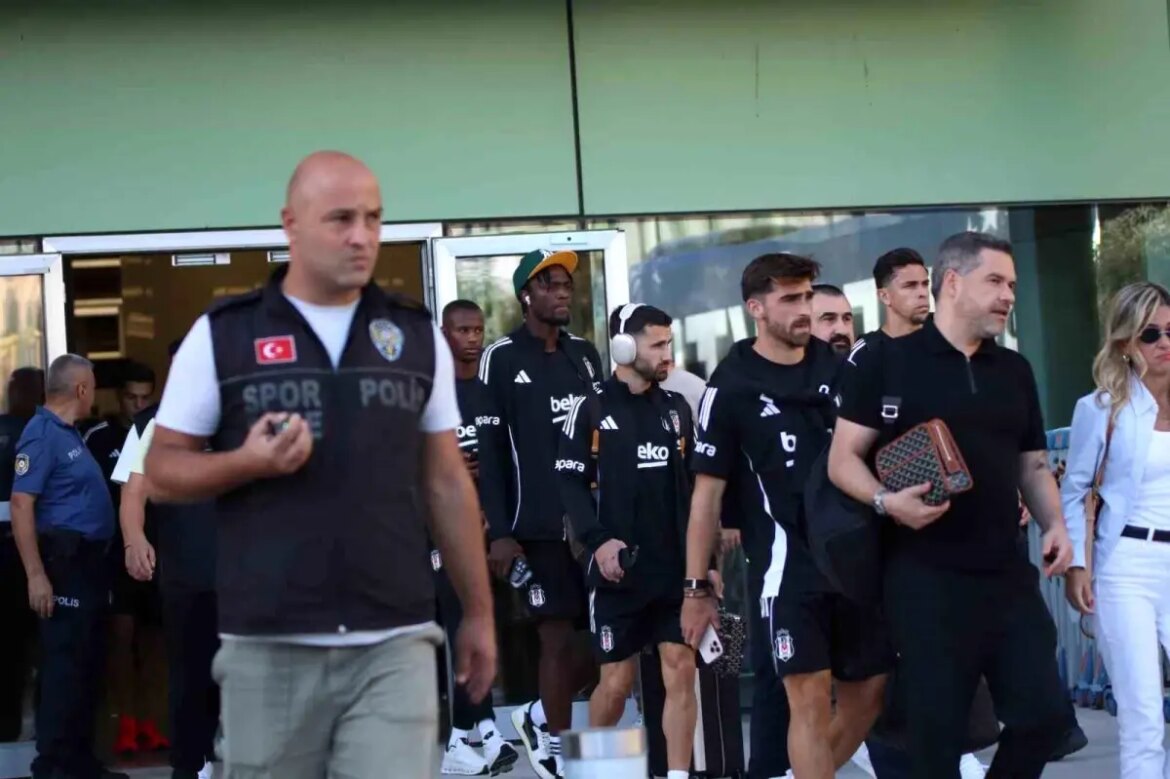 besiktas-goztepe-maci-icin-izmire-geldi-rbNwsVrT.jpg
