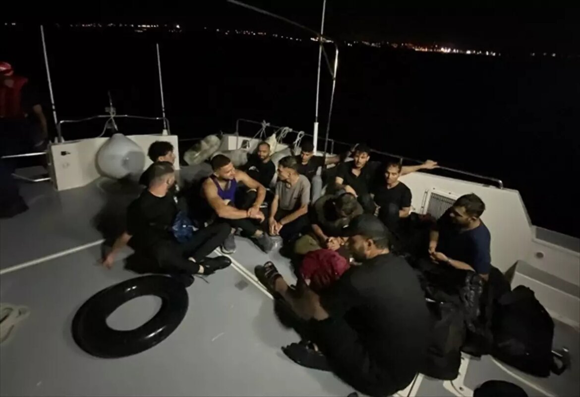 cesme-aciklarinda-11-sistemsiz-gocmen-yakalandi-KNDVit6E.jpg