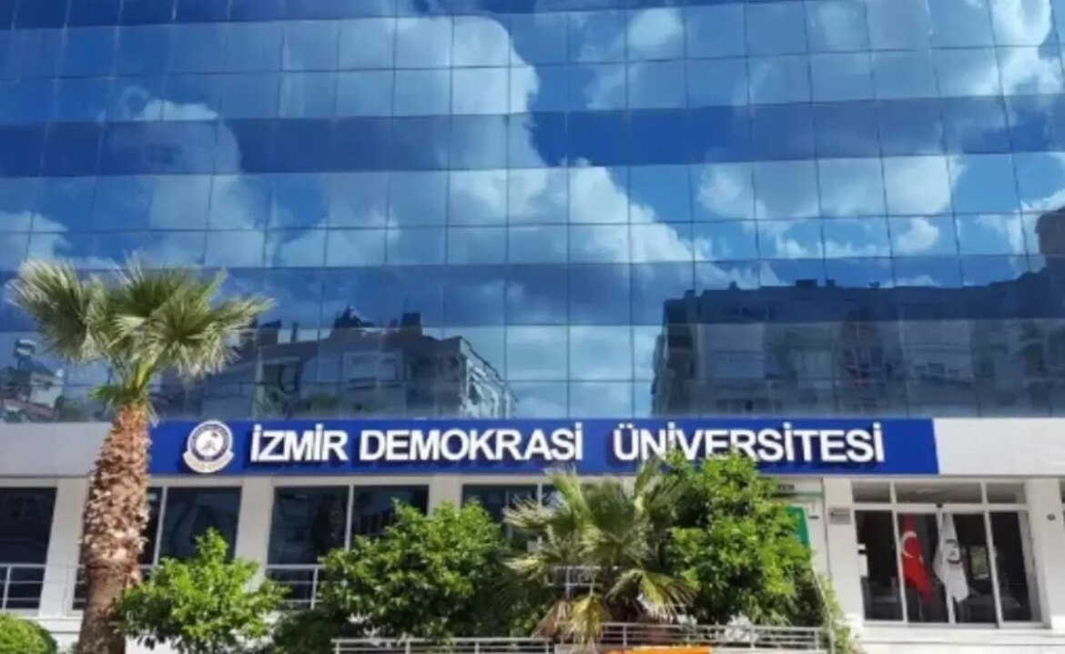 izmir-demokrasi-universitesi-rektoru-kim-oldu-izmir-demokrasi-universitesi-rektoru-prof-dr-selim-karahasanoglu-CIHxqDNh.jpg