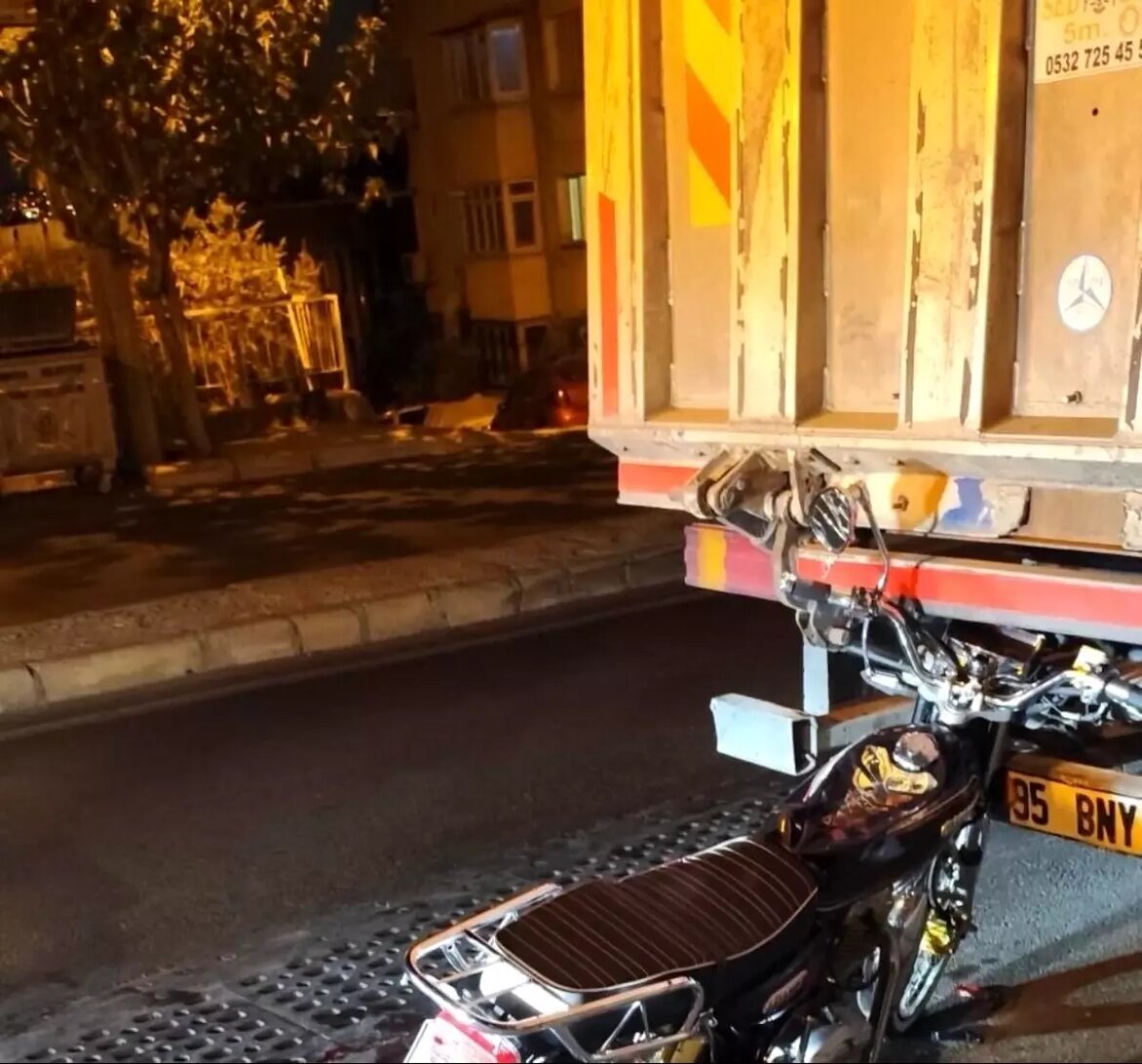 izmirde-motosiklet-kazasi-1-meyyit-1-yarali-nvxzM99E.jpg