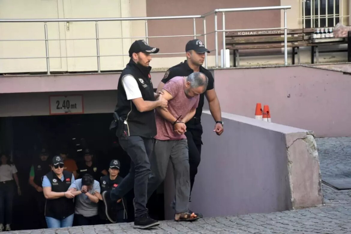 izmirdeki-polis-merkezine-hucumda-7-kisi-tutuklandi-NOQFy2cL.jpg