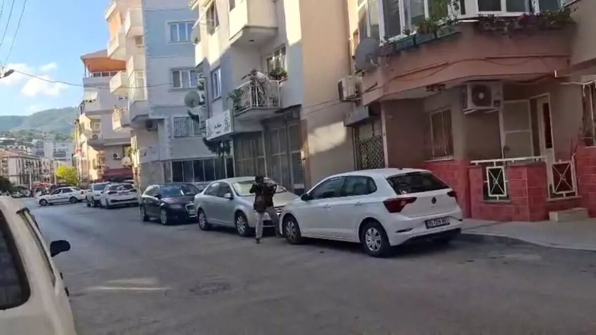 polis-merkezine-taarruz-aninin-manzaralari-ortaya-cikti-kqAatfFd.jpg